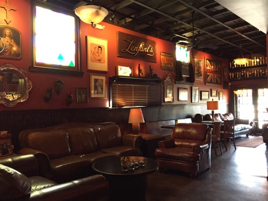 Winston's Pub & Patio by null