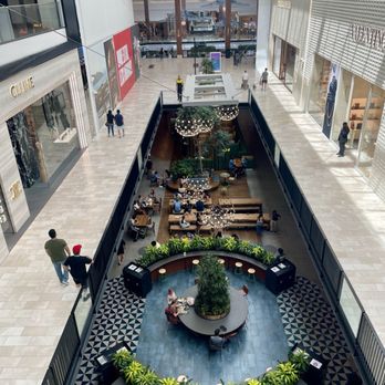 AMC Topanga 12 - This new addition to the mall was beautifully executed - Cinema Near Me - Canoga Park, California
