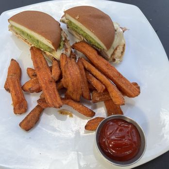 Burtons Grill & Bar - California Chicken sandwich with sweet potato fries - New American Near Me - Gaithersburg, Maryland