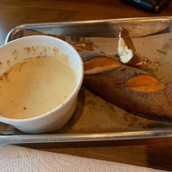 3 Halves Brewing - Pretzels & cheese - Breweries Near Me - Liberty, Missouri