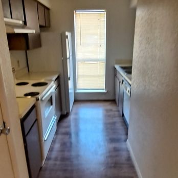 Platinum Cleaning Solutions - An apartment make ready in Midtown - Home Cleaning Near Me - Tulsa, Oklahoma Platinum Cleaning Solutions - An apartment make ready in Midtown - Home Cleaning Near Me - Tulsa, Oklahoma
