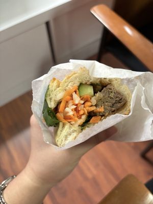 Bánh Mì Cô Út by null
