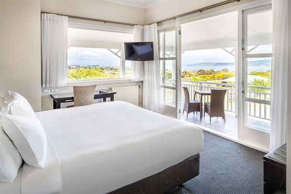 Hilton Lake Taupo by null