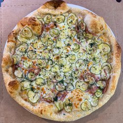 Bob's Pizza - Pickle Pizza