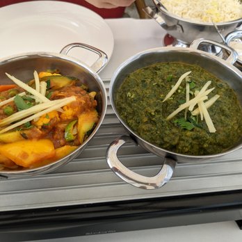 Taj Tandoori - vegetable korma and aloo palak - Indian Near Me - Baden-Baden, BW