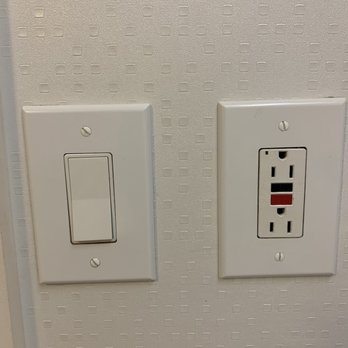 Hampton Inn Lafayette - Upside crooked electrical outlet - Hotels Near Me - Scott, Louisiana Hampton Inn Lafayette - Upside crooked electrical outlet - Hotels Near Me - Scott, Louisiana
