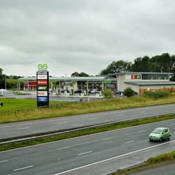 EuroGarages Rivington Services - Northbound services Photo from http://www.motorwayservices.info/