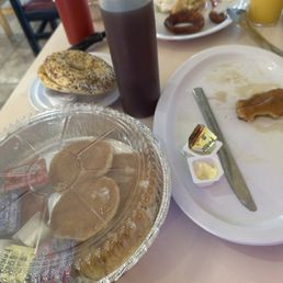 over packed it with people on a Sunday morning. waited over 28 mins. The old owners of this place knew what quality meant. over packed it with people on a Sunday morning. waited over 28 mins. The old owners of this place knew what quality meant.