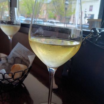 Edge Restaurant - Pinot Grigio - New American Near Me - Bethlehem, Pennsylvania