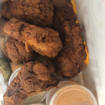 Crimson Coward - 6 wings ($12...too expensive) - Chicken Shop Near Me - Downey, California