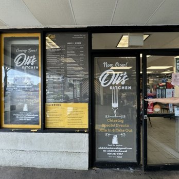 Oli's Kitchen - Entrance - Breakfast & Brunch Near Me - Honolulu, Hawaii