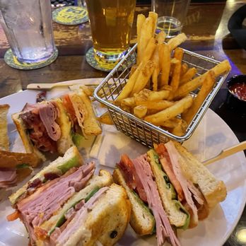 Willy McCoys - Club Sandwich - Barbeque Near Me - Bloomington, Minnesota Willy McCoys - Club Sandwich - Barbeque Near Me - Bloomington, Minnesota