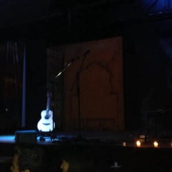 La Tumba - La Tumba, músicantro-cultubar. Concierto de trova, Miguel Inzunza