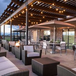 Holiday Inn Express & Suites Belgrade - relax by the outdoor firepit