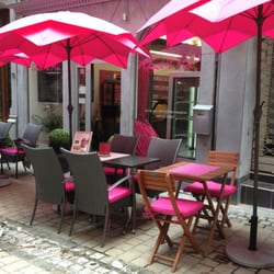 Glace & Moi - Une jolie petite terrasse, dans une rue piétonnière en plus ! Quel pied ! :)