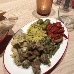 Julia's Restaurant & Café Bar