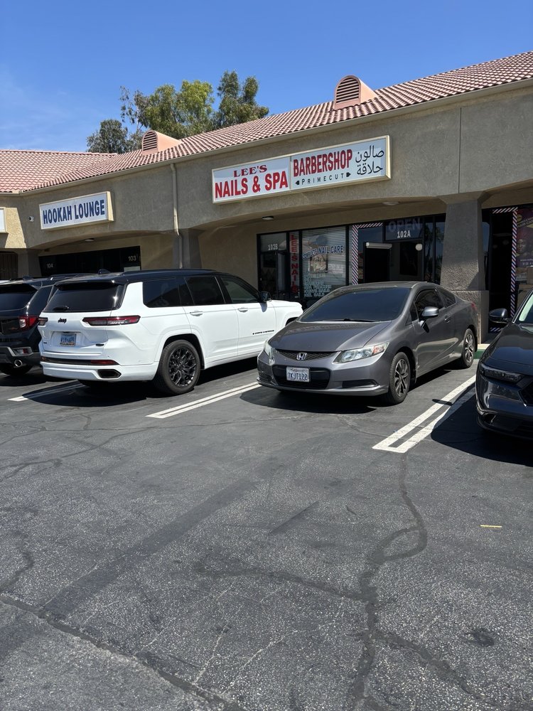 Lee's Nails & Spa Logo