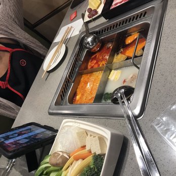 Haidilao Hotpot Flushing - Hot Pot Near Me - Flushing, New York