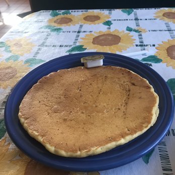Geraldine's Kitchen - Pancakes are huge - Breakfast & Brunch Near Me - Jeffersonville, Indiana