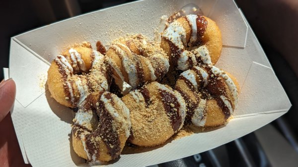 BB's Baby Donuts by null