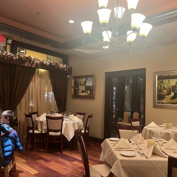 Carmello's - Dining area - Italian Near Me - Manassas, Virginia Carmello's - Dining area - Italian Near Me - Manassas, Virginia