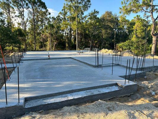 D&H Kraft Construction Logo