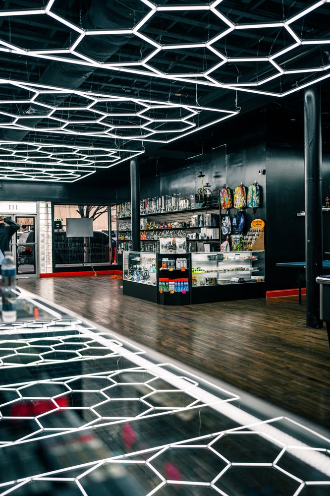 HIDDEN CLOUD VAPES Updated September 2024 111 W King St, Dalton