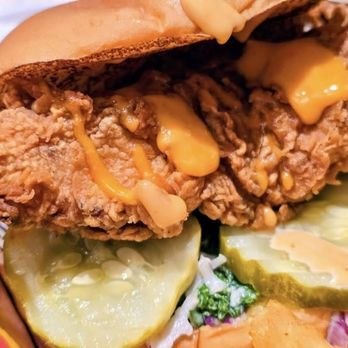 Dave's Hot Chicken - Chicken sandwich with Pickles - Chicken Shop Near Me - Springfield, Illinois