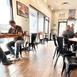 Paradise Valley Burger - Seating area