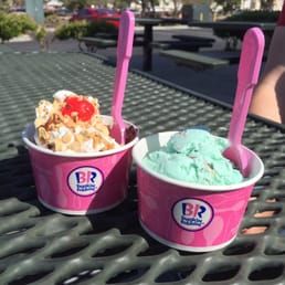Single scoop Oreo sundae and Single scoop Pistachio Almond
