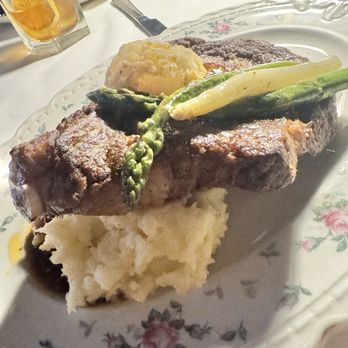 Carnivore & The Queen - Supper Clubs Near Me - Downers Grove, Illinois