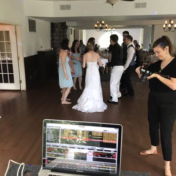 Full Blast Entertainment - Closing out the night - DJs Near Me