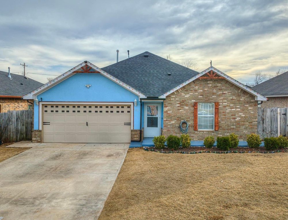 KAYLA BELETZUY BILINGUAL REALTOR Updated September 2024 Contact