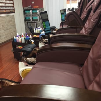 Mj Nail Salon - Amazing massage chairs back and lower body both!!!!! - Nail Salons Near Me - Berwyn, Illinois Mj Nail Salon - Amazing massage chairs back and lower body both!!!!! - Nail Salons Near Me - Berwyn, Illinois