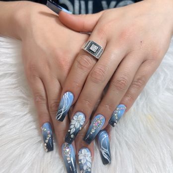 Passion Nails - blue ombré 3D flower set - Nail Salons Near Me - Houston, Texas Passion Nails - blue ombré 3D flower set - Nail Salons Near Me - Houston, Texas