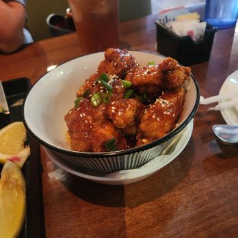 Gra Pow - Spicy chicken wings... very good .. better than traditional wings - Thai Near Me - Riverside, California