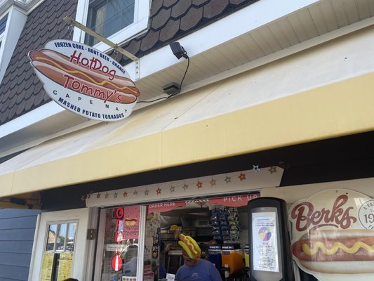 Hot Dog Tommy's by null