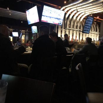 Yard House - The bar - New American Near Me - Denver, Colorado