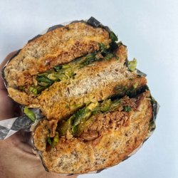 Gooney's Sandwichworks - Shredded Spicy Chickeb