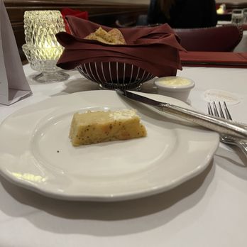 Gene & Georgetti - Complimentary bread - Italian Near Me - Chicago, Illinois Gene & Georgetti - Complimentary bread - Italian Near Me - Chicago, Illinois