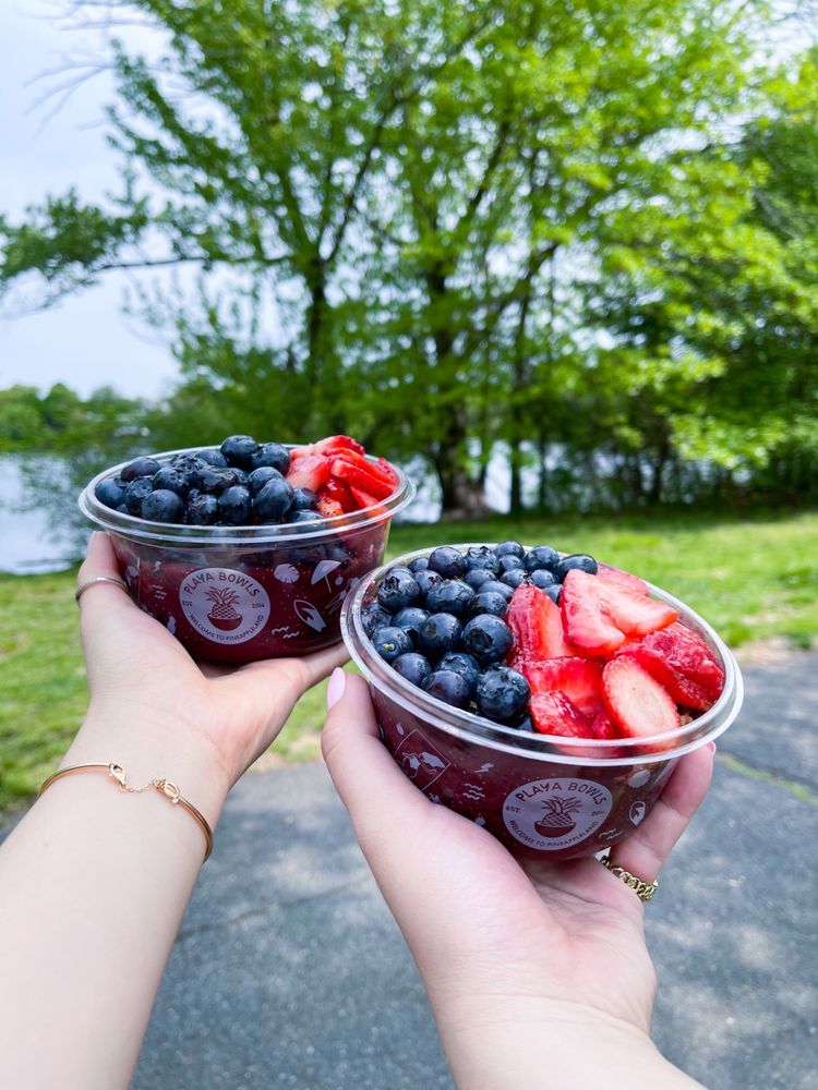 PLAYA BOWLS Updated September 2024 11 Photos & 13 Reviews 600 Main St, Winchester