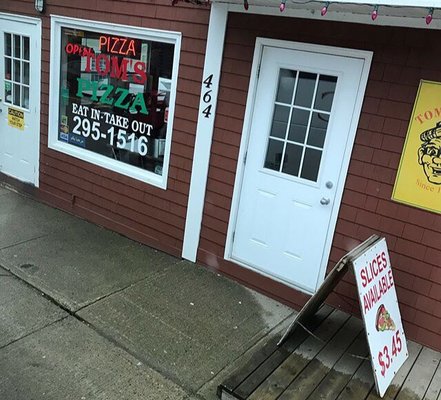 Tom's Pizza by null
