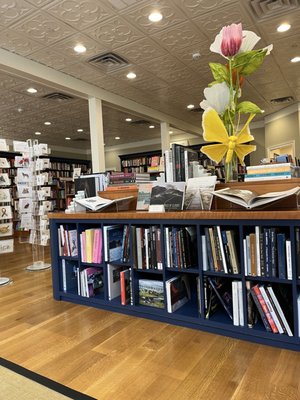 Flying Cloud Booksellers by null
