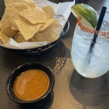 El Catrin - Margaritas with chips and salsa. - Mexican Near Me - San Antonio, Texas