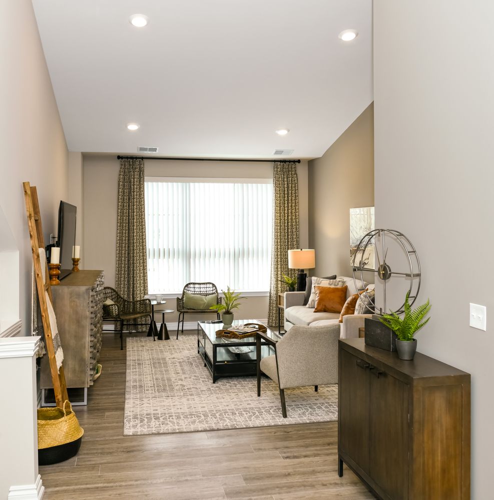 ENCORE AT MANCHESTER 42359 Hathaway Lane, Novi, Michigan Apartments