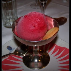 Restaurant-Hotel Eierhals - Himbeersorbet