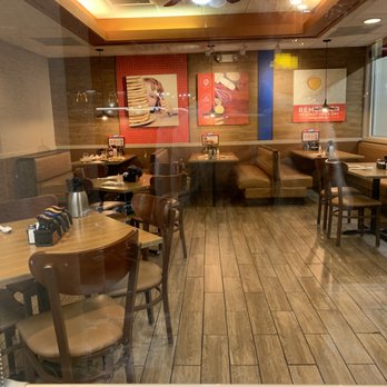 IHOP - Side room - American Near Me - Hapeville, Georgia