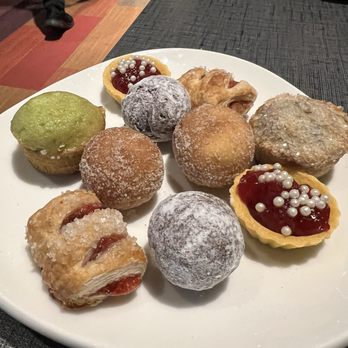 Fireside Theatre - Delightful mini pastries - Performing Arts Near Me - Fort Atkinson, Wisconsin Fireside Theatre - Delightful mini pastries - Performing Arts Near Me - Fort Atkinson, Wisconsin