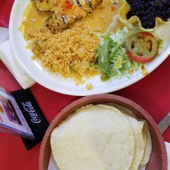 El Paraiso Mexican Grill - Mexican Near Me - Everett, Washington