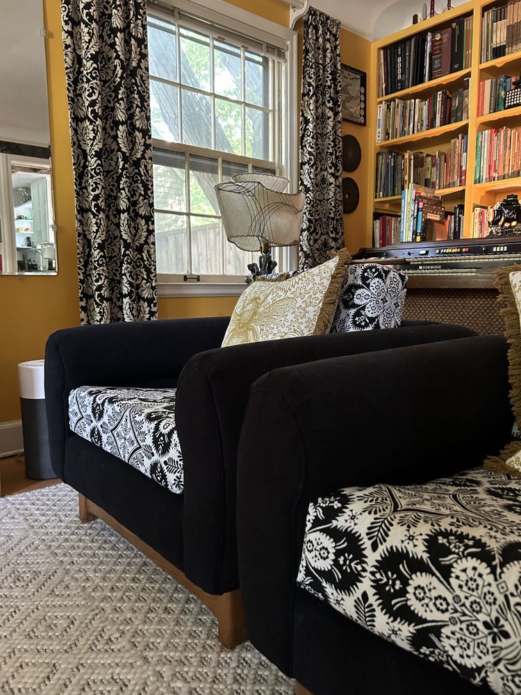 Gwiz & Gwiz Reupholstery - upholstery in Waterford, MI